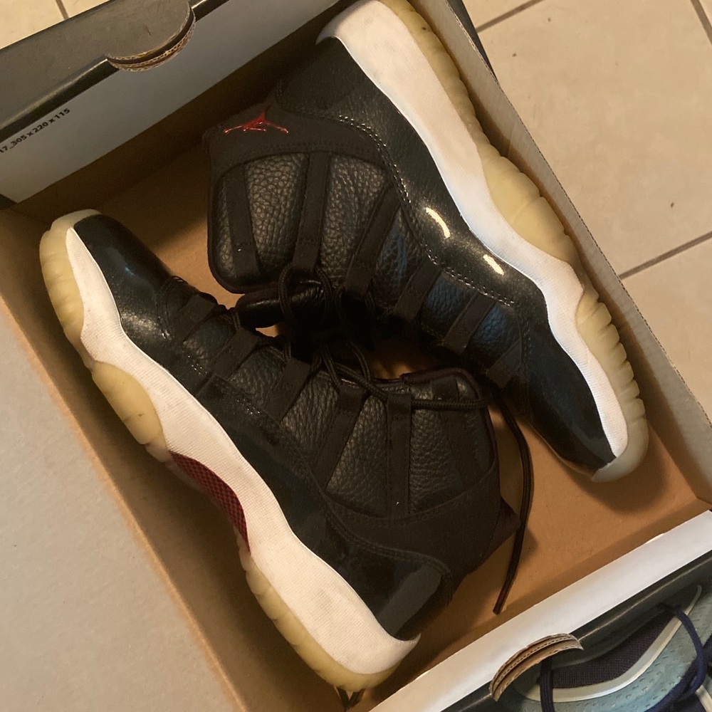 Retro Jordan 11: 72-10